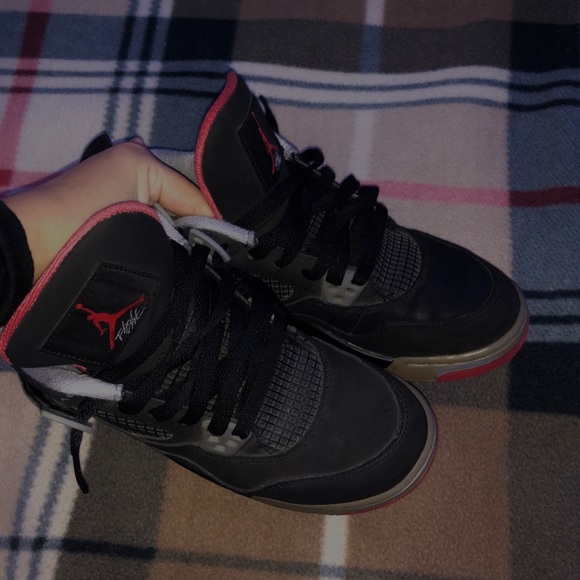 Jordan Retro 4 Bred - Picture 3 of 8